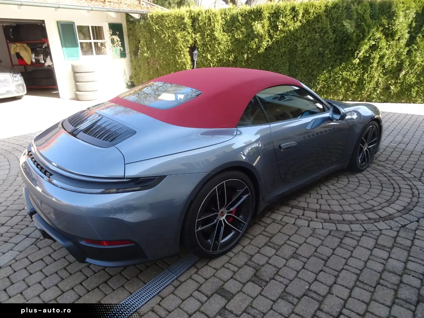 Porsche 992.2 Carrera 4 GTS T-Hybrid Cabrio