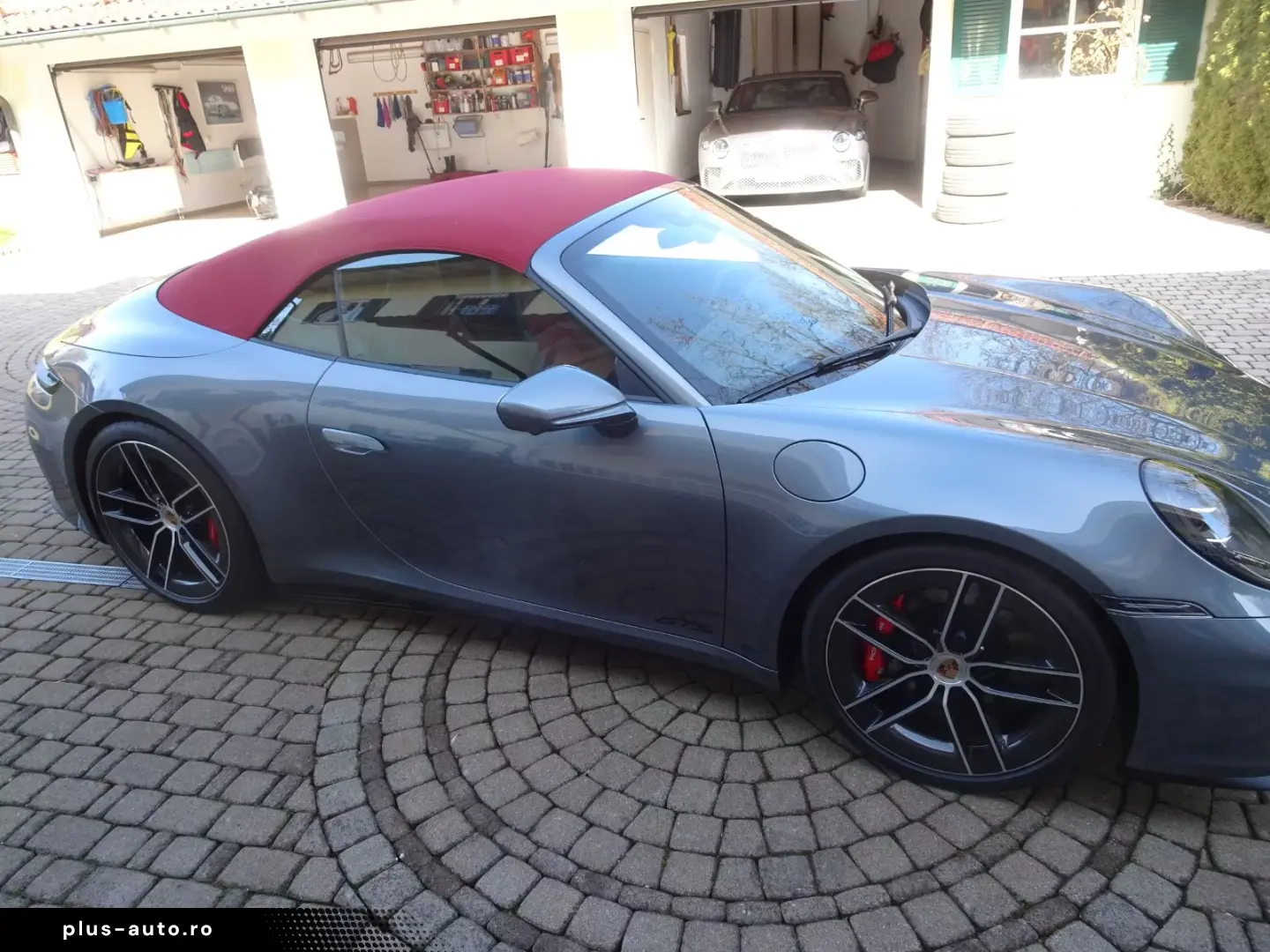 Porsche 992.2 Carrera 4 GTS T-Hybrid Cabrio