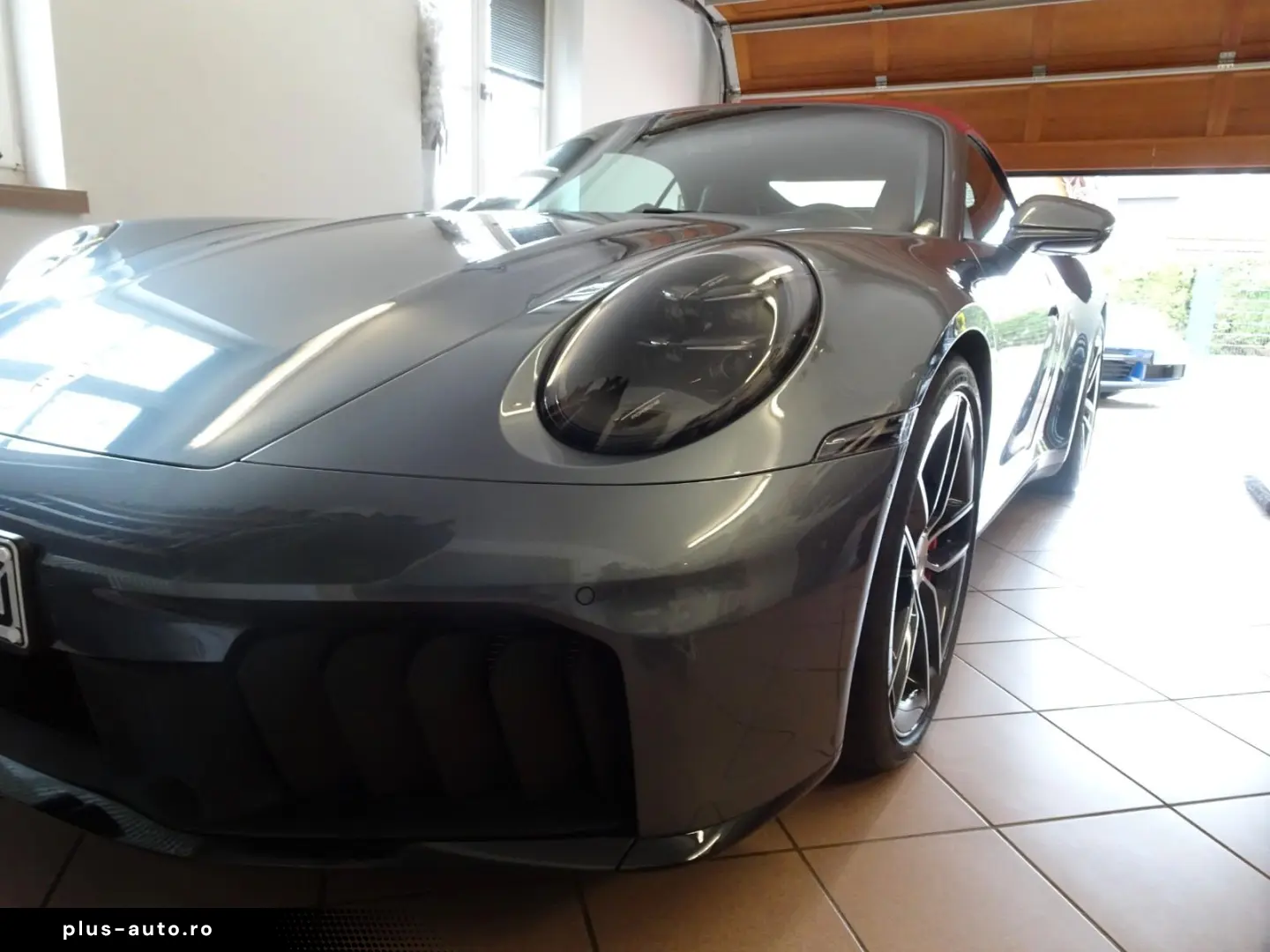 Porsche 992.2 Carrera 4 GTS T-Hybrid Cabrio