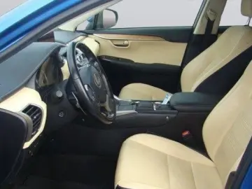 Lexus Seria NX 300h E-FOUR Luxury Line