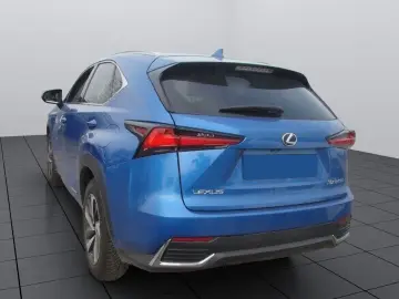Lexus Seria NX 300h E-FOUR Luxury Line