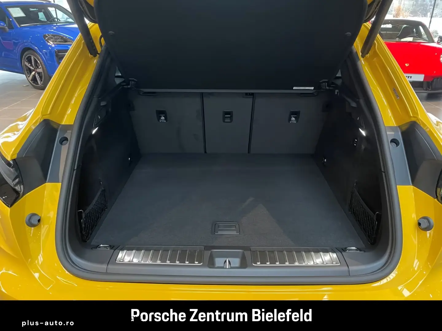 Porsche Macan 4 Offroad-Design LED-Matrix