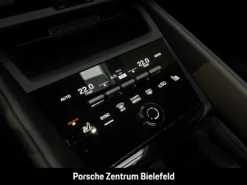 Porsche Macan 4 Offroad-Design LED-Matrix