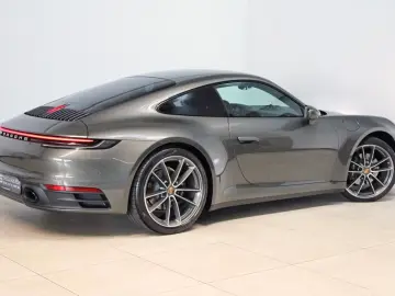 Porsche 992 911 Carrera 4 3.0 BOSE 360 Cam LenkHz ACC