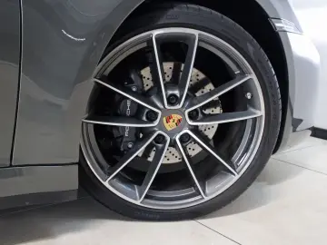 Porsche 992 911 Carrera 4 3.0 BOSE 360 Cam LenkHz ACC