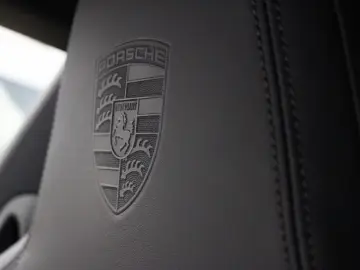 Porsche 992 911 Carrera 4 3.0 BOSE 360 Cam LenkHz ACC