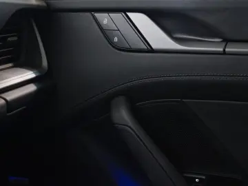 Porsche 992 911 Carrera 4 3.0 BOSE 360 Cam LenkHz ACC