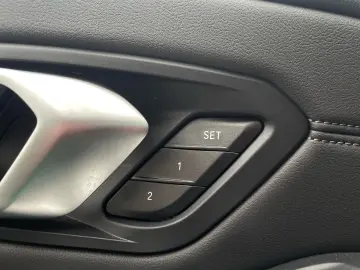 BMW M3 Competition xDrive Touring    Schalensitze