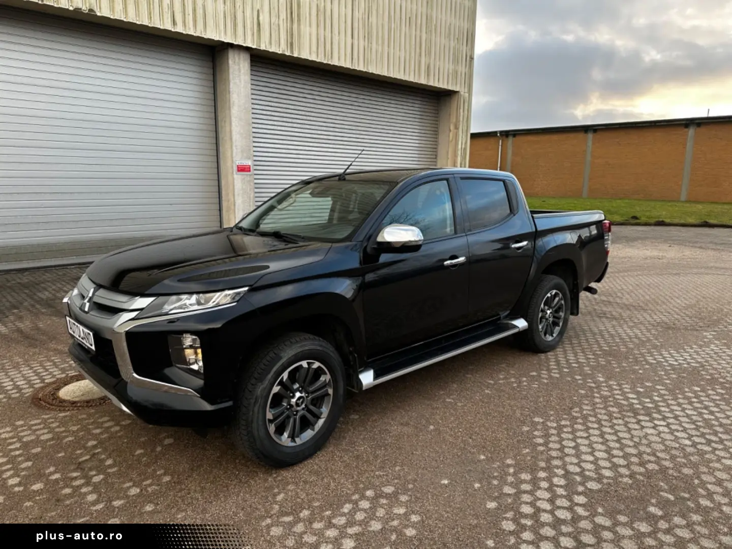 MITSUBISHI L200 Automat Top Doppelkabine 4WD 360 Kam AHK