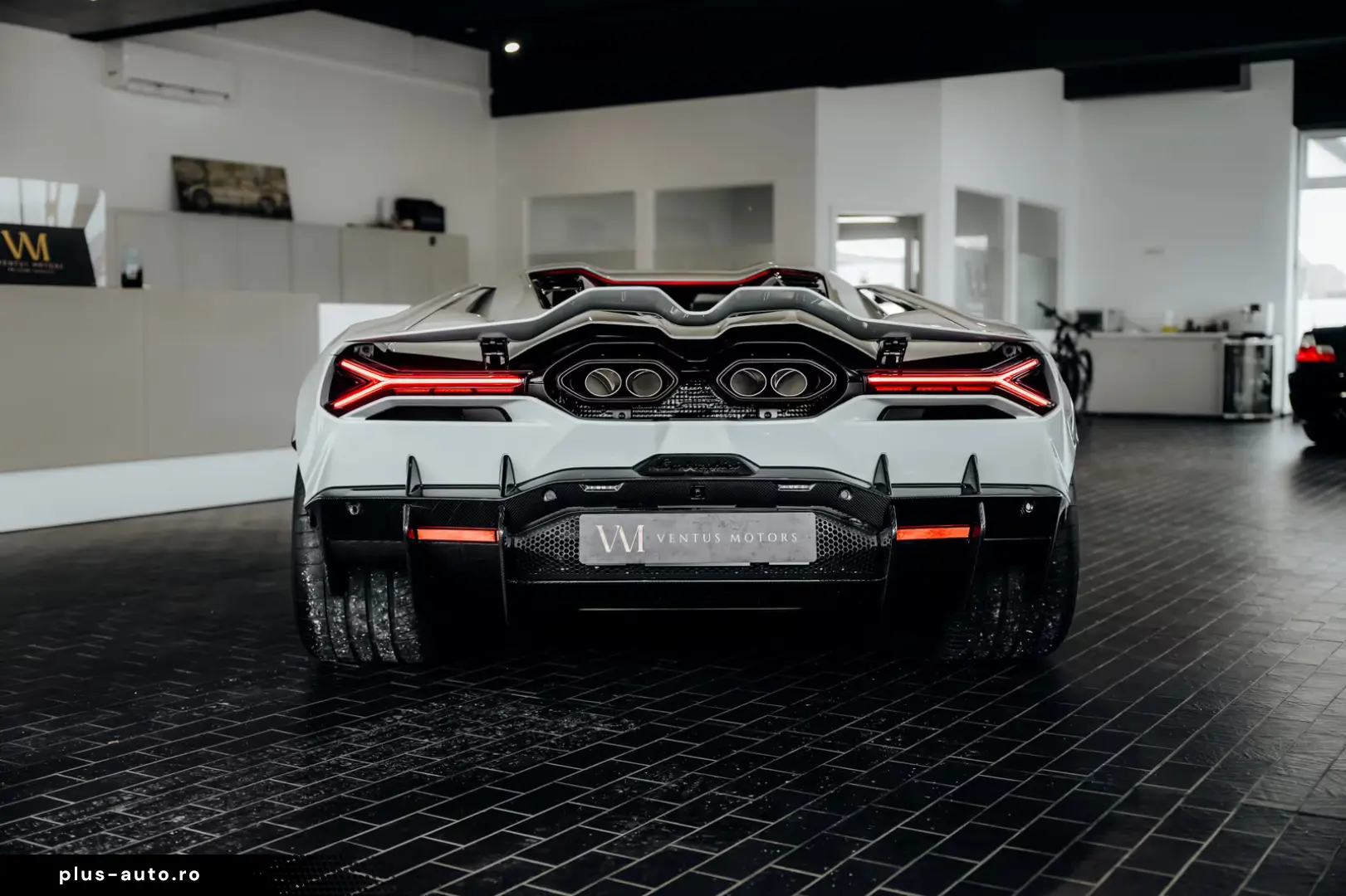 Lamborghini Revuelto