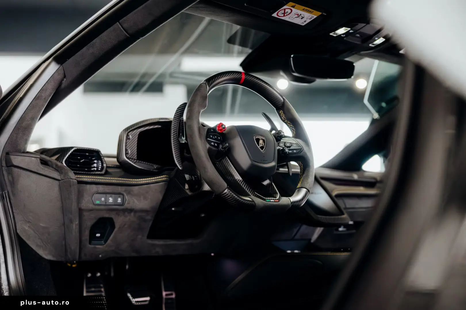 Lamborghini Revuelto