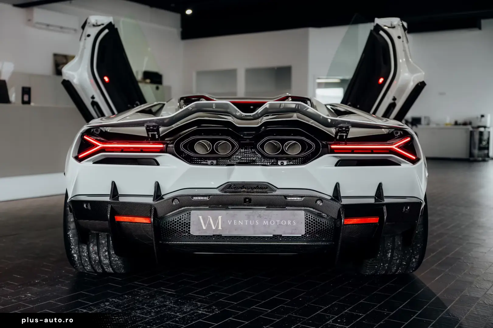 Lamborghini Revuelto