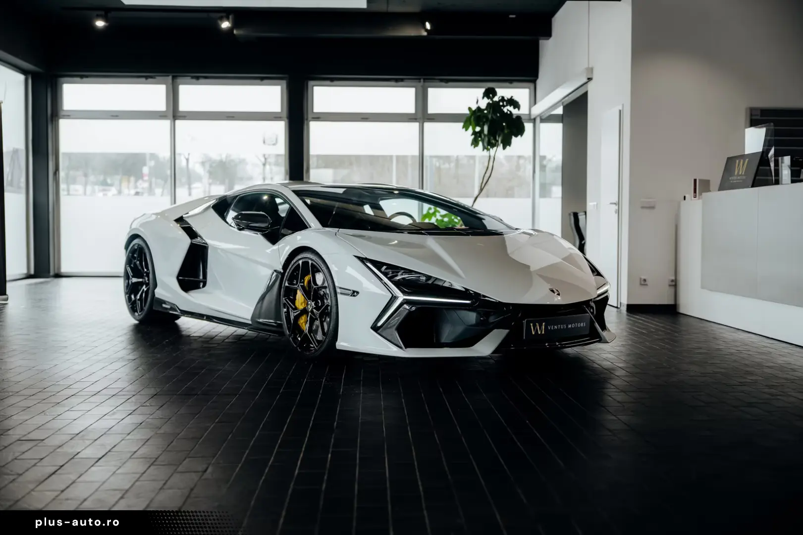 Lamborghini Revuelto