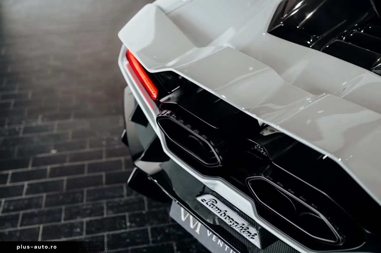 Lamborghini Revuelto