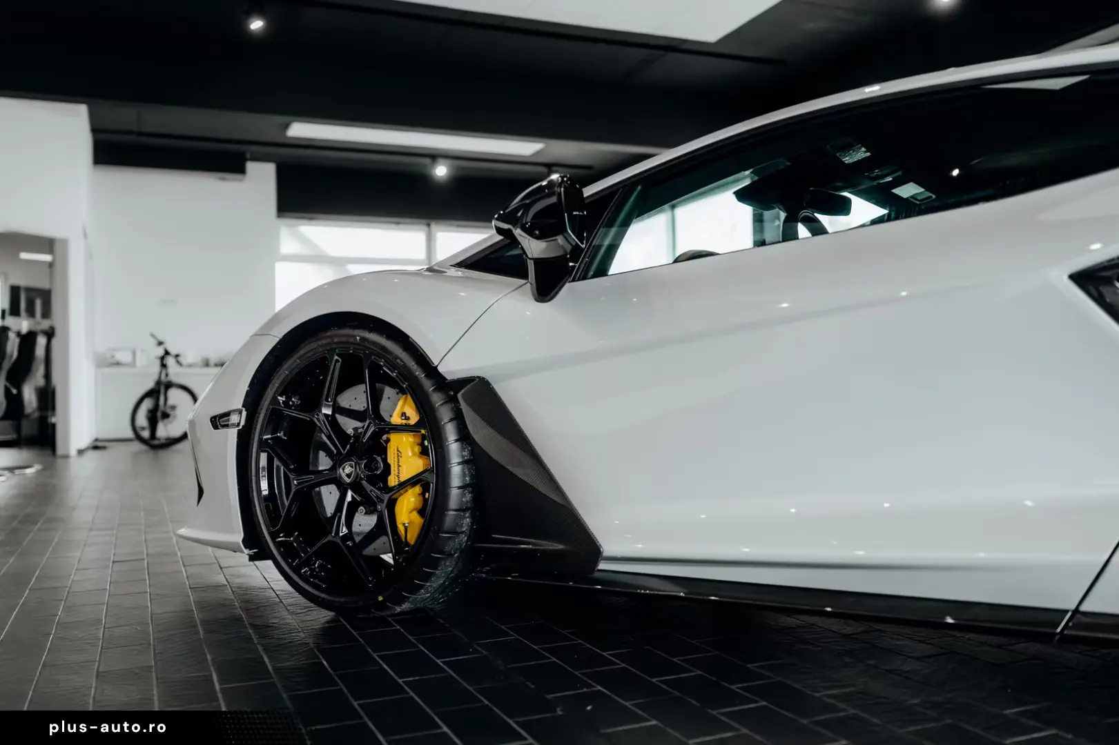 Lamborghini Revuelto