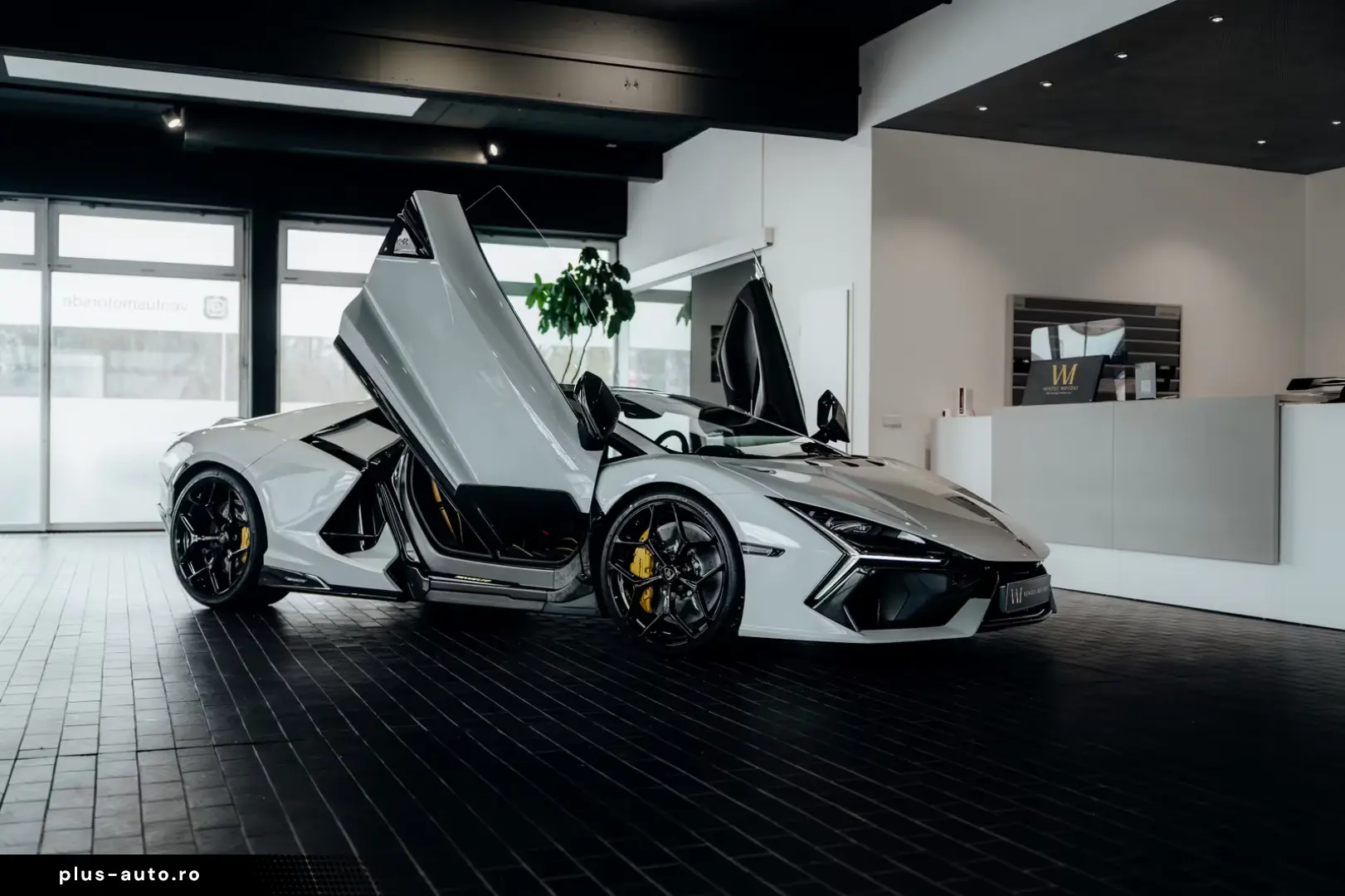 Lamborghini Revuelto