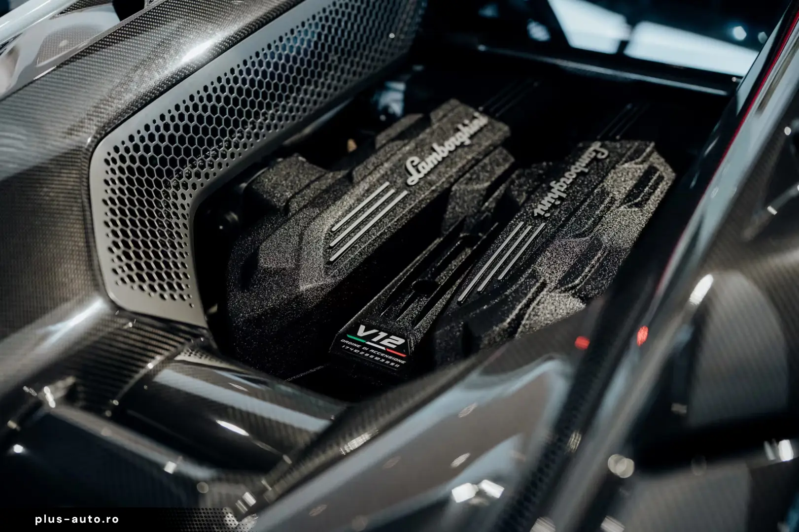 Lamborghini Revuelto