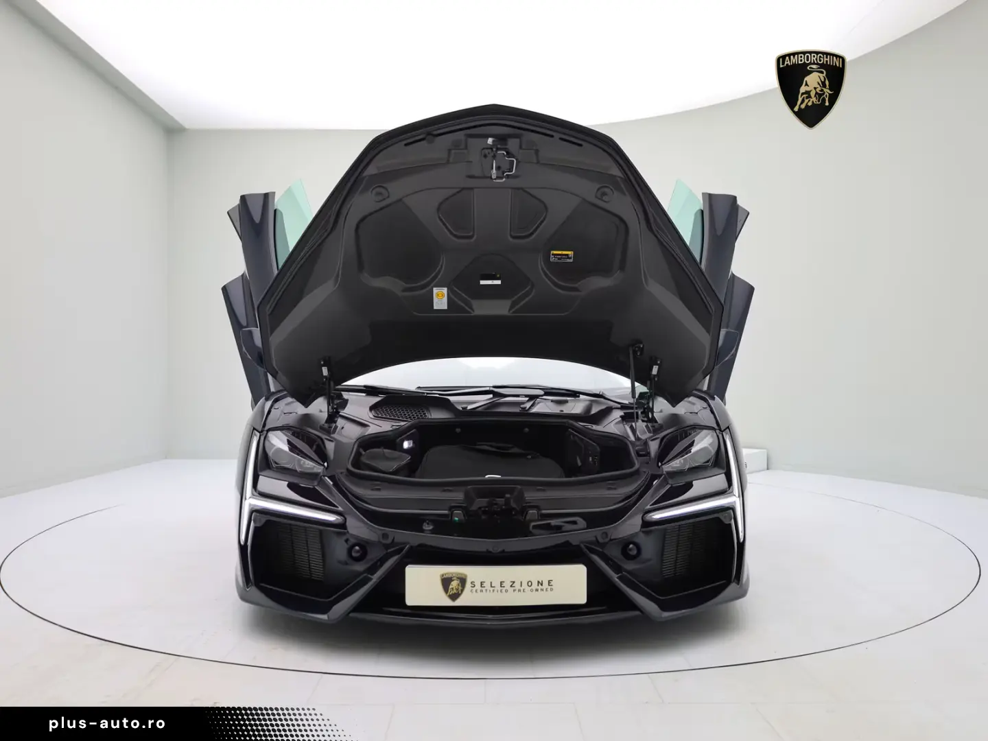 Lamborghini Revuelto