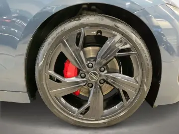 AUDI A6 Avant e-tron quattro 360 4xSHZ ACC AHK