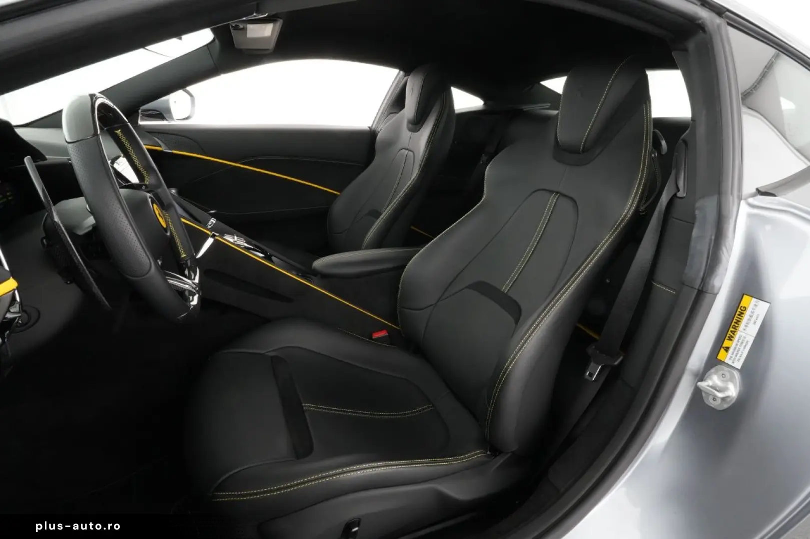 FERRARI Roma LED-Carbon Lenkrad - Surround View