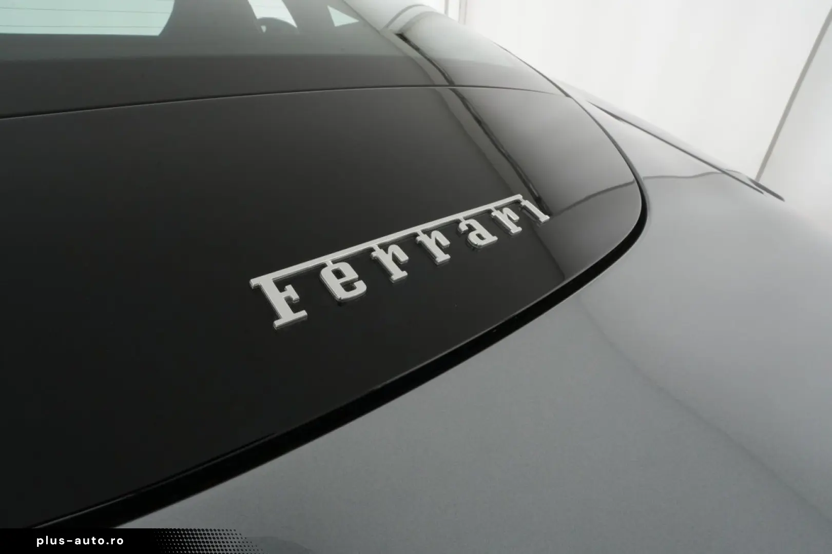 FERRARI Roma LED-Carbon Lenkrad - Surround View