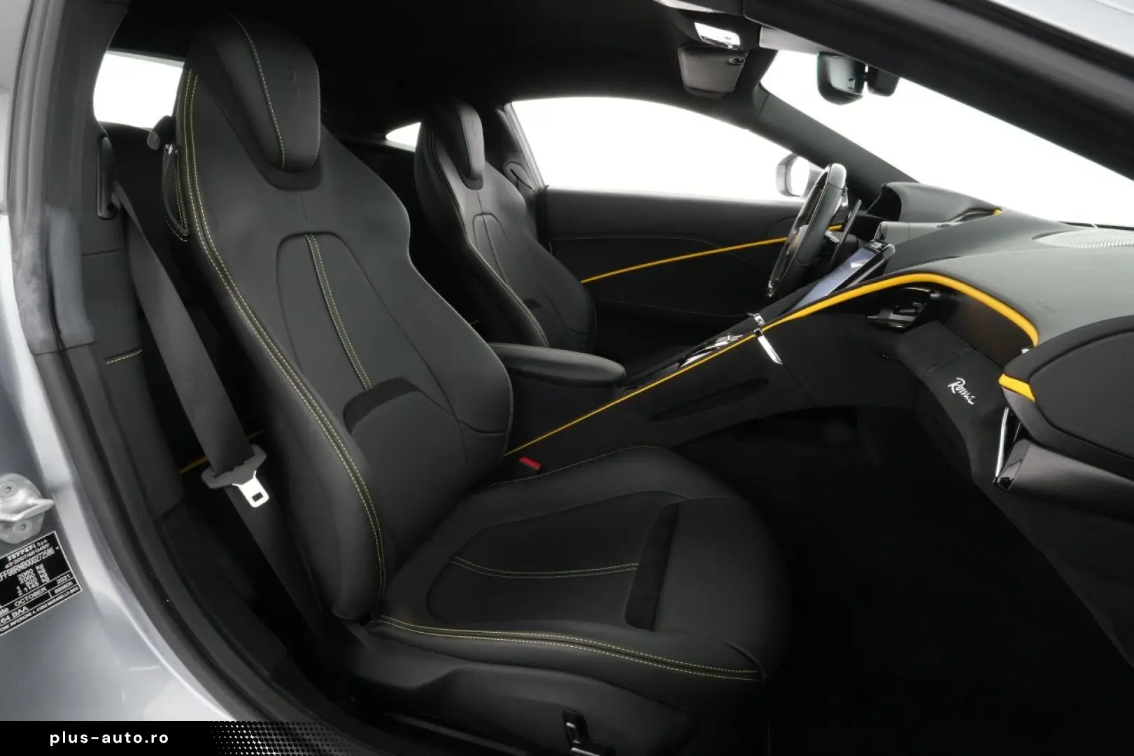 FERRARI Roma LED-Carbon Lenkrad - Surround View