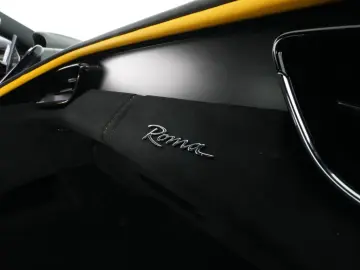 FERRARI Roma LED-Carbon Lenkrad - Surround View