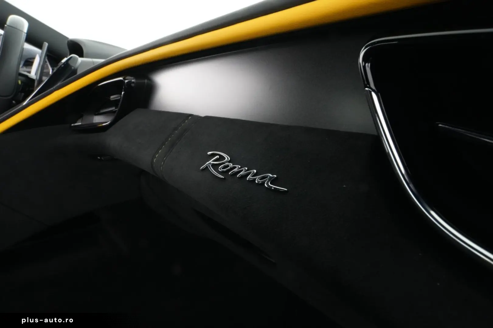 FERRARI Roma LED-Carbon Lenkrad - Surround View