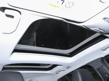 MERCEDES-BENZ GLC 300 de 4M AMG