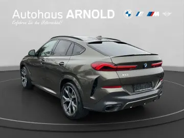 BMW X6 xDr40d MSpo DAProf 360 SoftClo DisplKey GestureC H&K