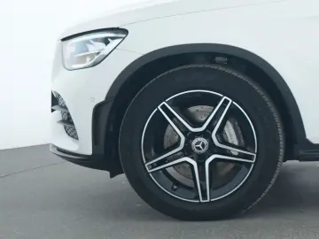 MERCEDES-BENZ GLC 220 d AMG Line