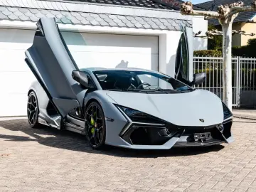 Lamborghini Revuelto