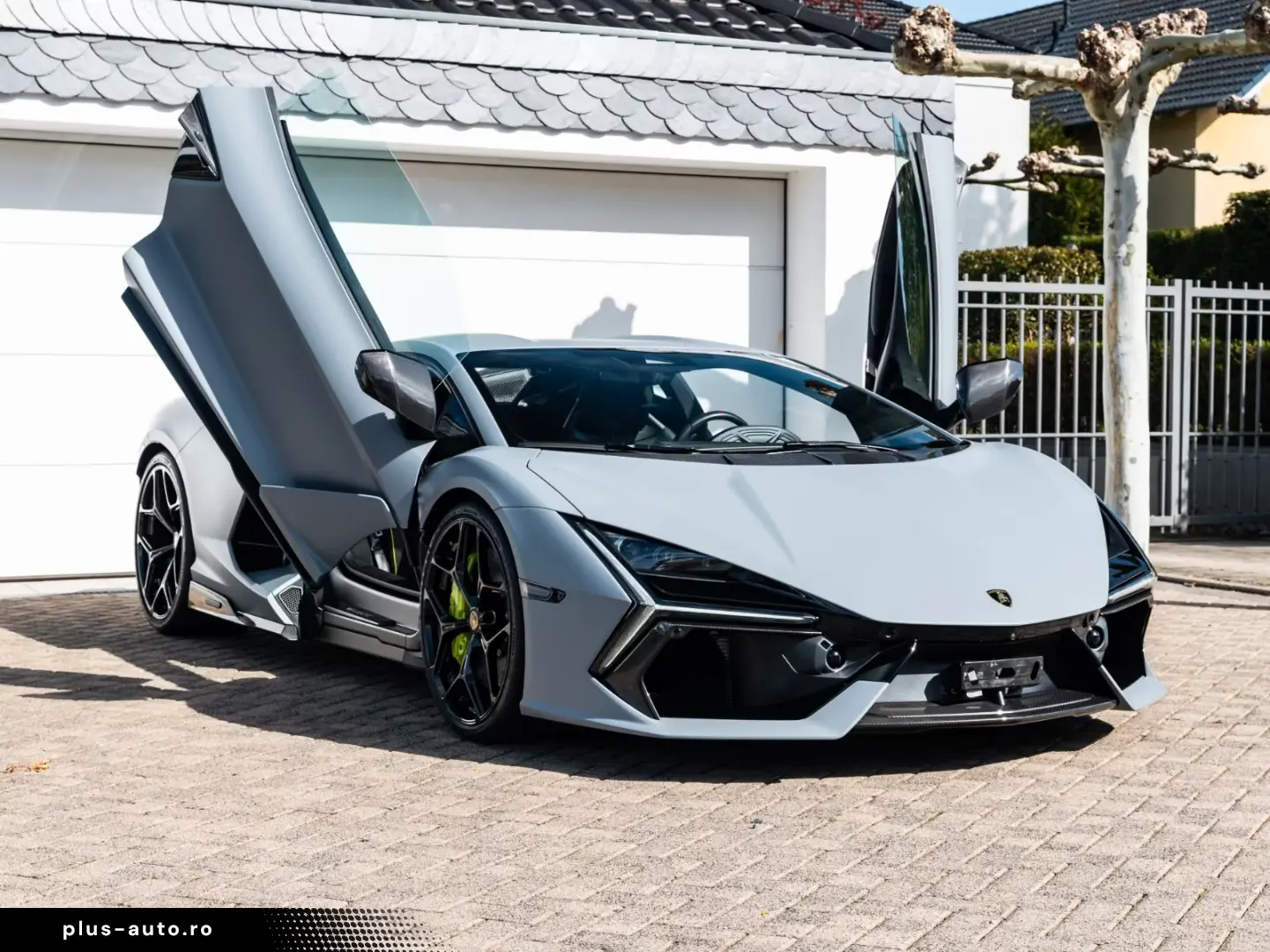 Lamborghini Revuelto
