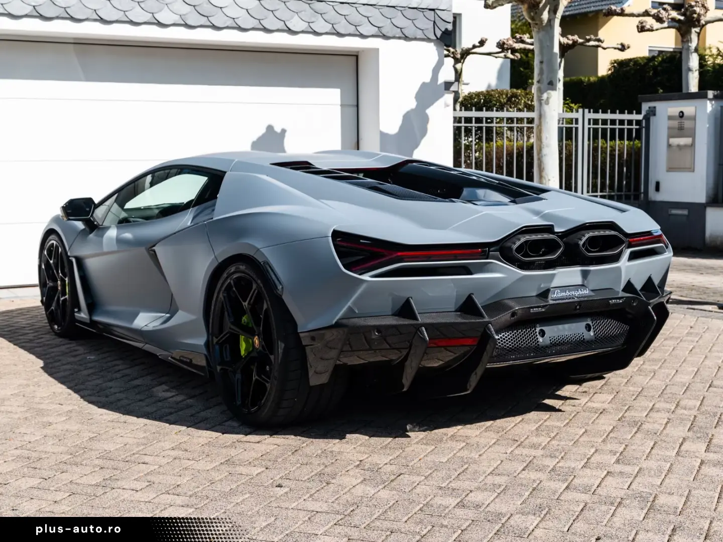 Lamborghini Revuelto