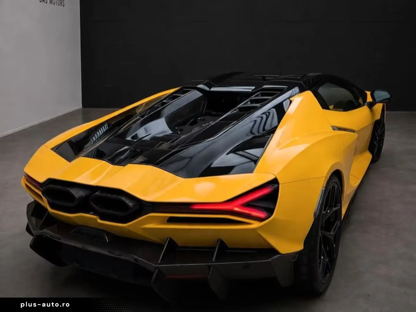 Lamborghini Revuelto