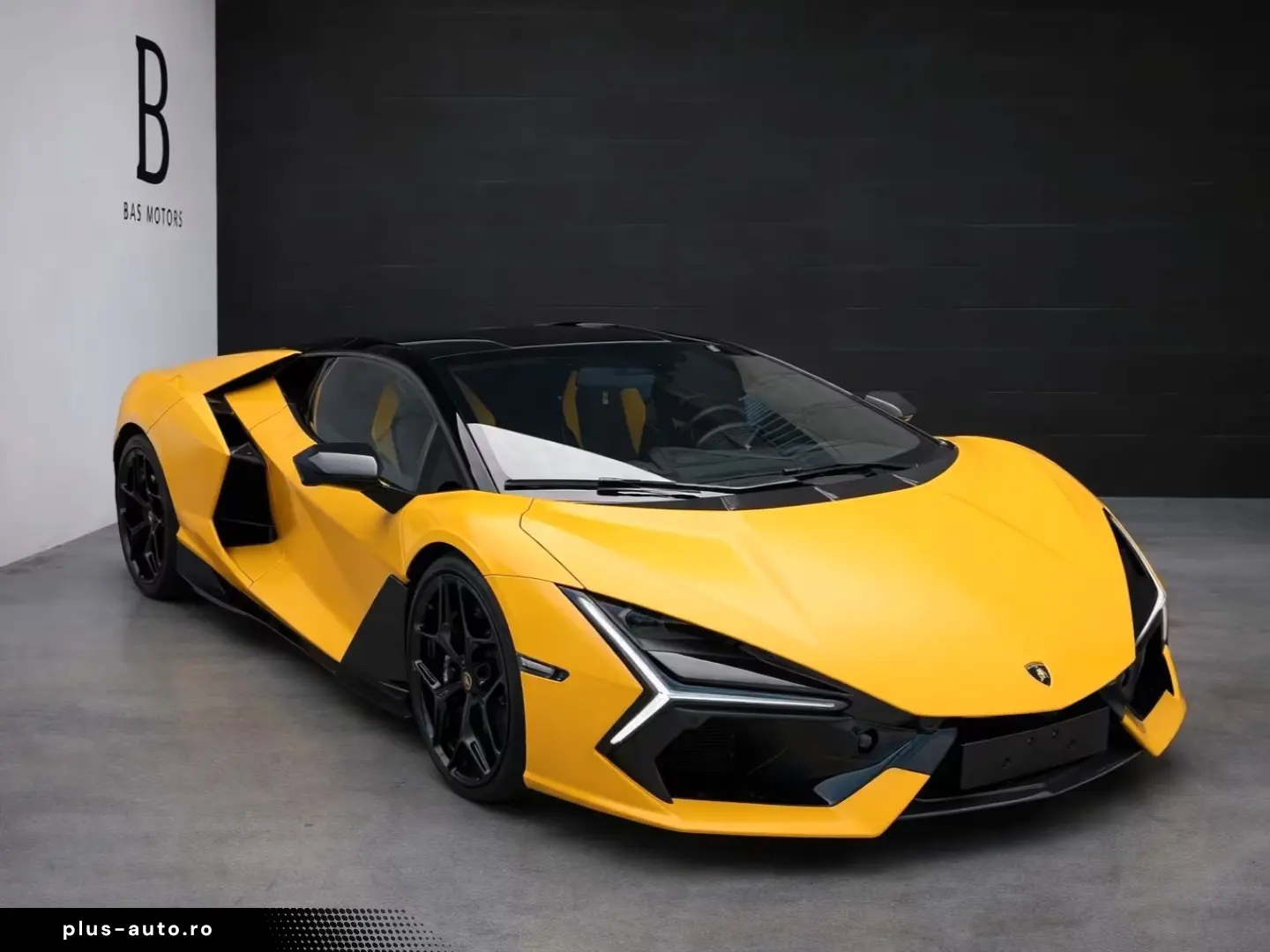 Lamborghini Revuelto