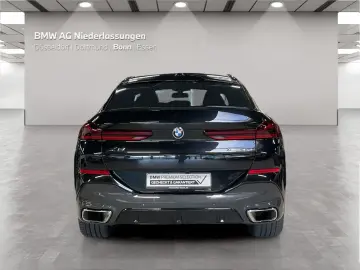 BMW X6 xDr30d MSpo VentilS Massage SoftClo DAPRof IcGlow 360