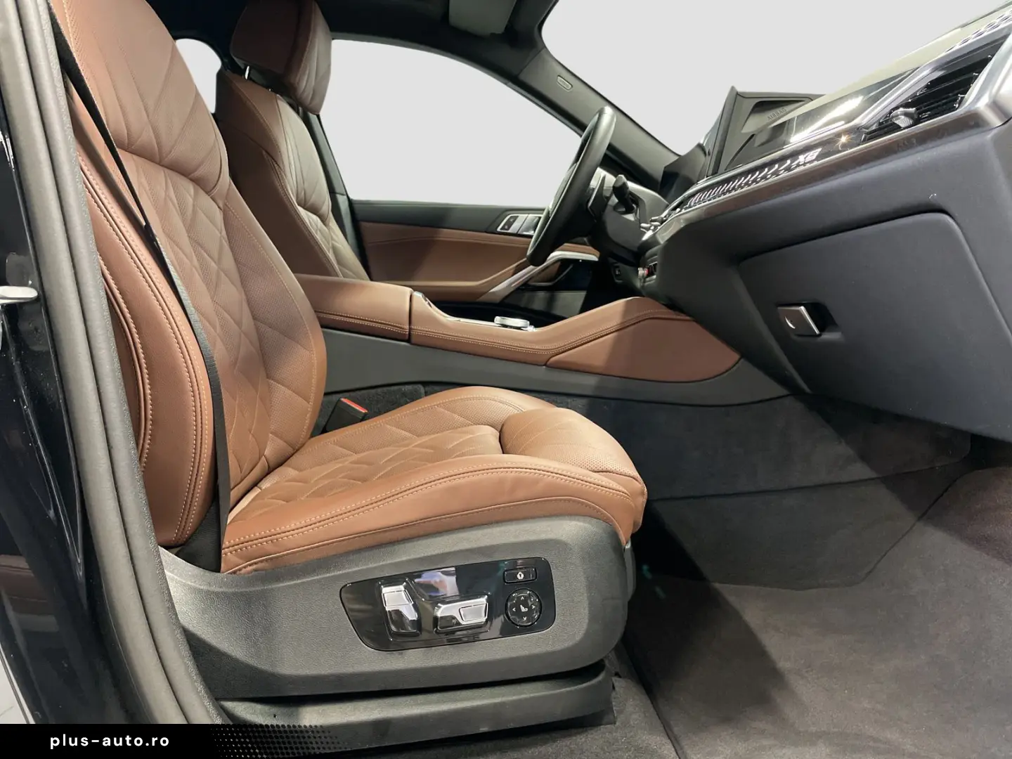 BMW X6 xDr30d MSpo VentilS Massage SoftClo DAPRof IcGlow 360