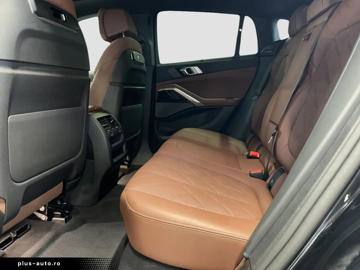 BMW X6 xDr30d MSpo VentilS Massage SoftClo DAPRof IcGlow 360