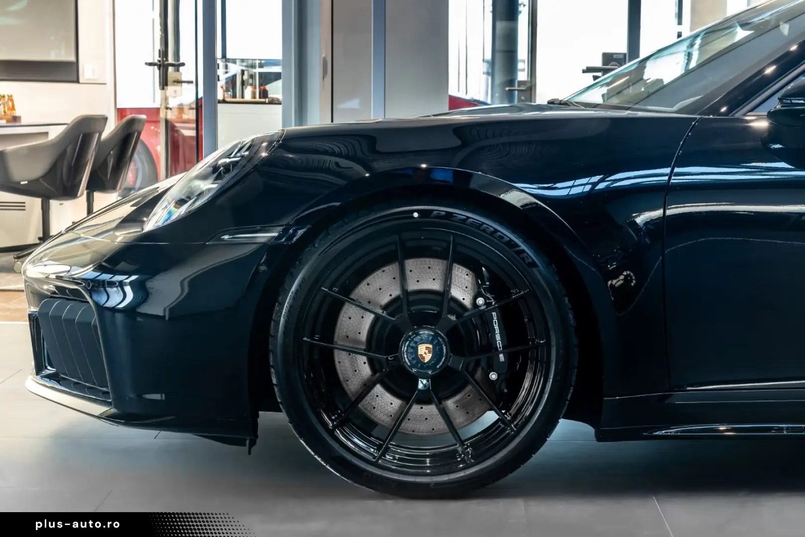 Porsche 992 911 Carrera 4 GTS Cabrio Burmester Rivierabl