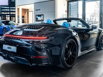 Porsche 992 911 Carrera 4 GTS Cabrio Burmester Rivierabl