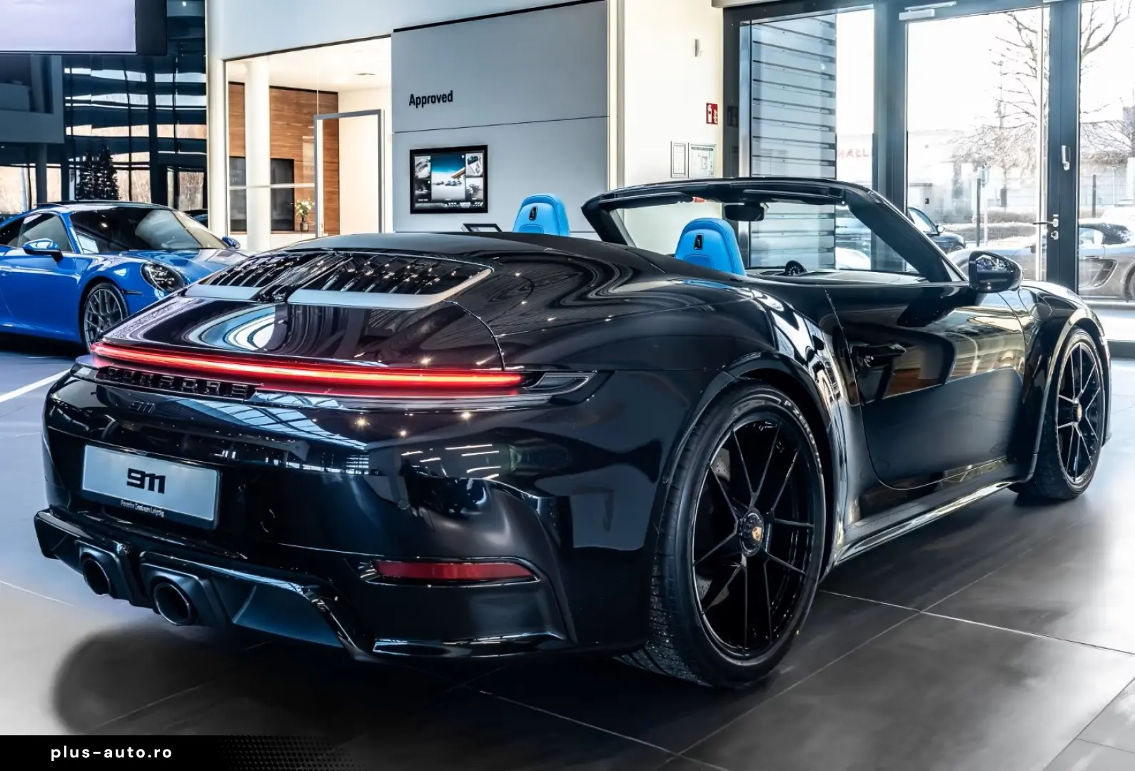 Porsche 992 911 Carrera 4 GTS Cabrio Burmester Rivierabl