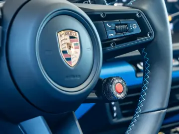 Porsche 992 911 Carrera 4 GTS Cabrio Burmester Rivierabl