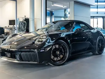 Porsche 992 911 Carrera 4 GTS Cabrio Burmester Rivierabl