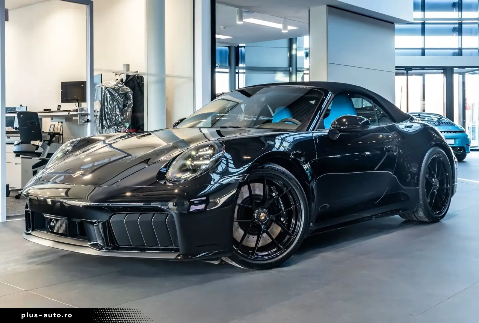 Porsche 992 911 Carrera 4 GTS Cabrio Burmester Rivierabl