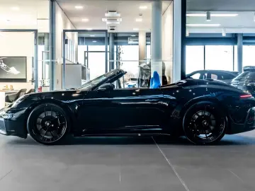 Porsche 992 911 Carrera 4 GTS Cabrio Burmester Rivierabl