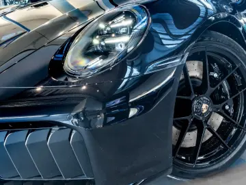 Porsche 992 911 Carrera 4 GTS Cabrio Burmester Rivierabl