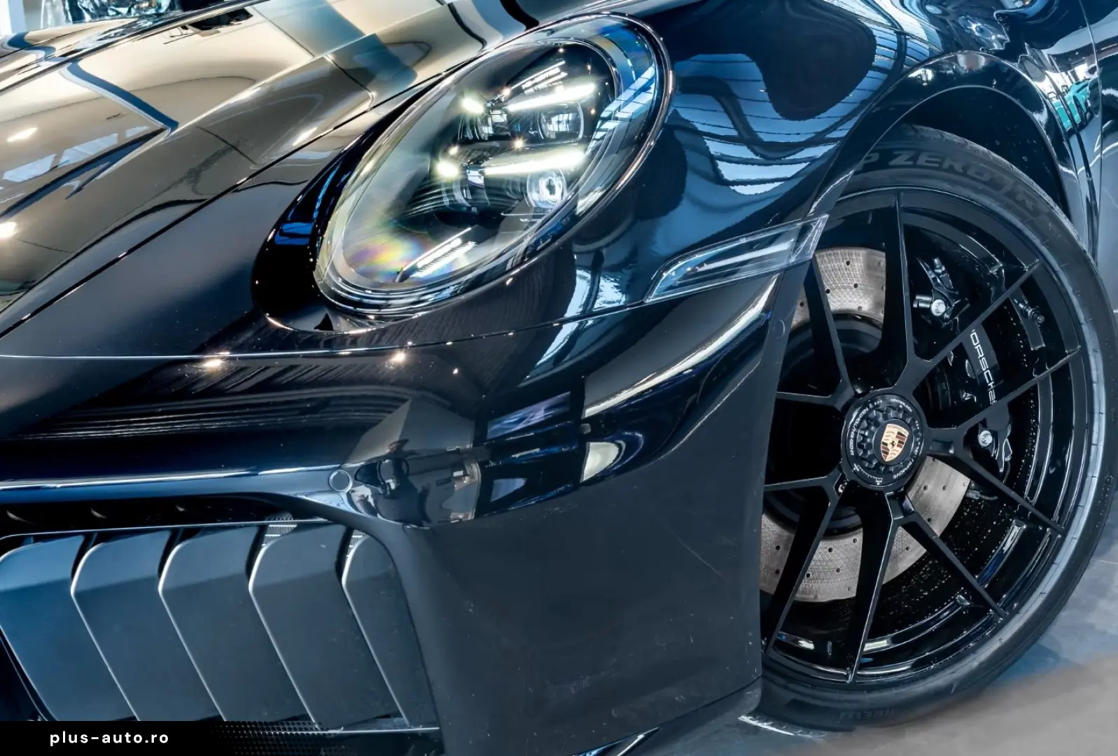 Porsche 992 911 Carrera 4 GTS Cabrio Burmester Rivierabl