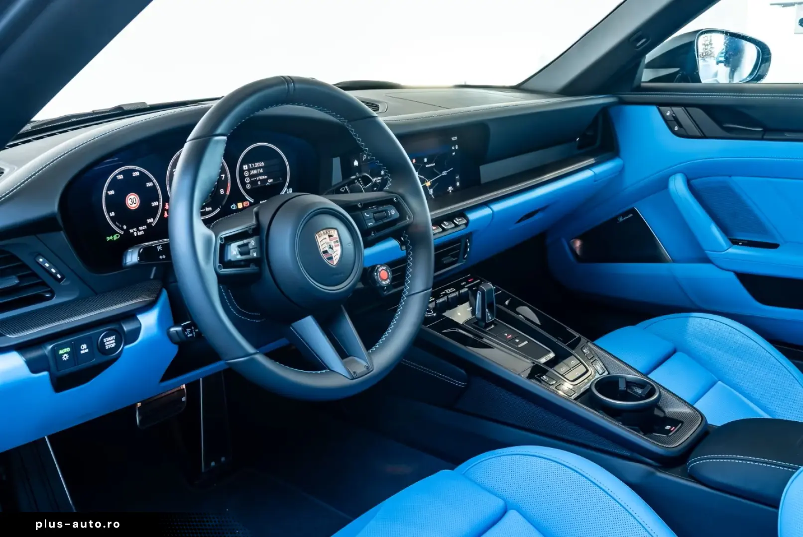 Porsche 992 911 Carrera 4 GTS Cabrio Burmester Rivierabl