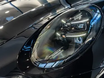 Porsche 992 911 Carrera 4 GTS Cabrio Burmester Rivierabl